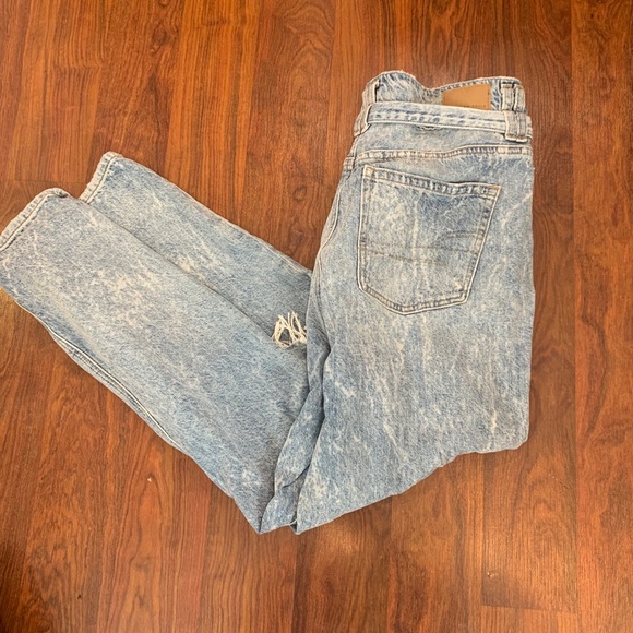 American Eagle highest rise mom jeans - Picture 1 of 8